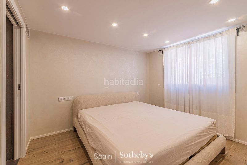 Foto 0c859992-8f77-4f12-961a-3ed2fcd0ec28. Casa aparellada amb aparcament a Poblenou Barcelona