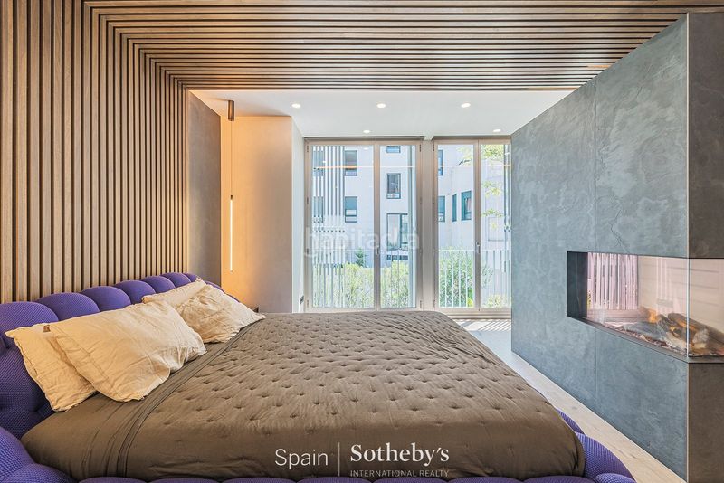 Foto bb57ecd3-5a6d-4d0c-add1-a559cb59333f. Casa aparellada amb aparcament a Poblenou Barcelona