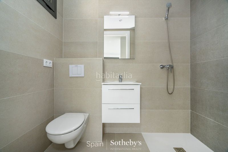 Foto 716751bd-b3b5-46b8-86bb-0a3db981799f. Casa aparellada amb calefacció aparcament piscina a Empuriabrava