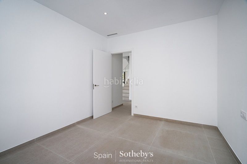 Foto 77dacc66-b1d0-4e54-9846-99e7a35758ff. Casa aparellada amb calefacció aparcament piscina a Empuriabrava