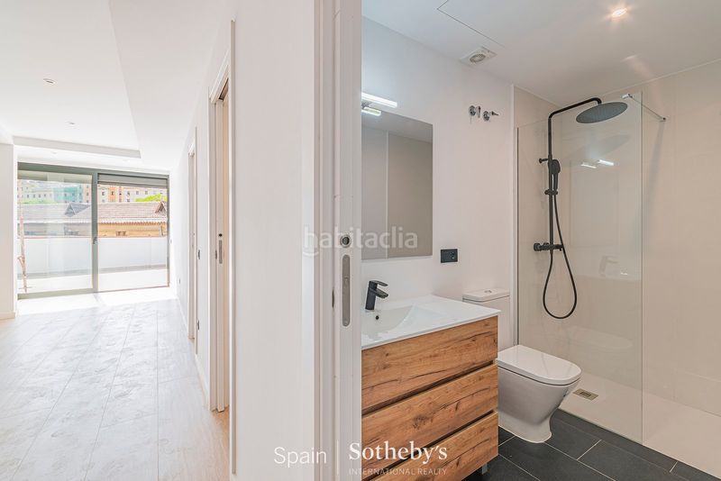 Foto 6a6b90fe-423b-4075-8262-b91a39eb5838. Apartament amb calefacció a Sants Barcelona