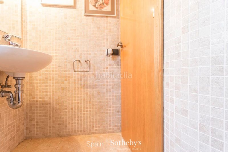 Foto 21ce2ff3-6a49-46c4-9e6a-4132bb04fe32. Casa amb aparcament a Requesens Empuriabrava