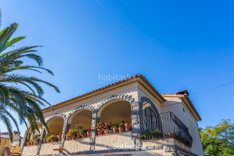 Foto 360e7cfe-12e1-473b-8ebe-b83155485e81. Casa amb aparcament a Requesens Empuriabrava