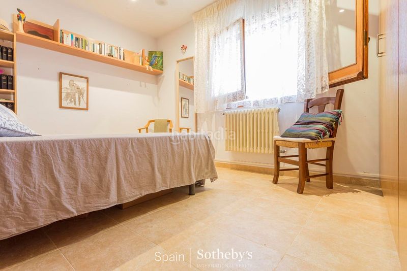 Foto 4ae9d4d7-e404-4eb0-b76b-0c444882fe41. Casa amb aparcament a Requesens Empuriabrava