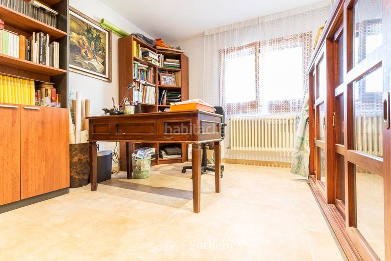 Foto aed1dedf-d805-49ed-8fa4-e16e73289795. Casa amb aparcament a Requesens Empuriabrava
