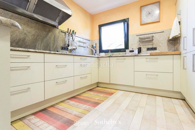 Foto beefd856-ef0d-47a6-bff1-230ec86794fd. Casa amb aparcament a Requesens Empuriabrava