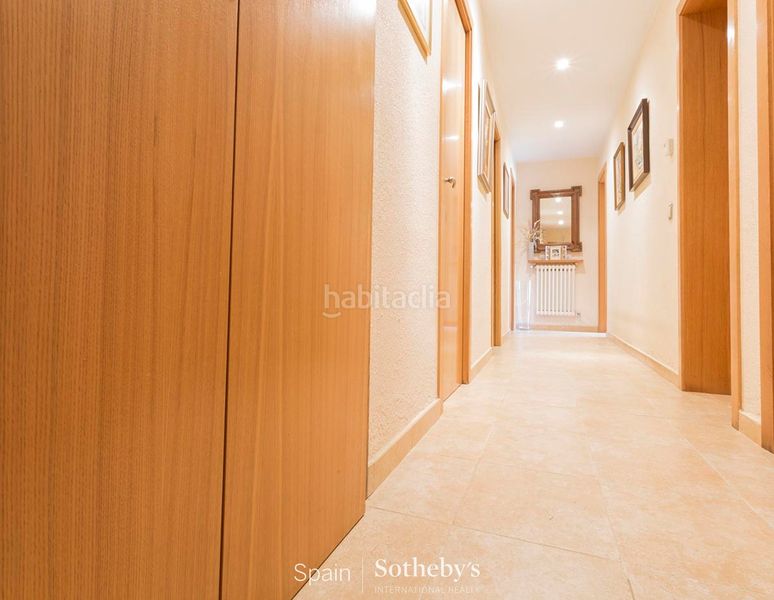 Foto ee4dee60-3aca-4e10-9c4a-78f0e614d496. Casa amb aparcament a Requesens Empuriabrava