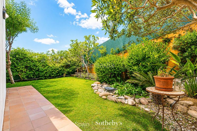 Foto 4a678478-8285-4e78-bd0f-69a425a9bbf0. Casa amb calefacció aparcament piscina a Vallpineda - Rocamar Sant Pere de Ribes
