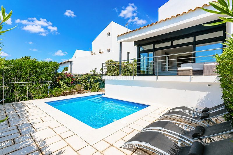 Foto 637ae634-f879-466a-85f4-c704a082367c. Casa amb calefacció aparcament piscina a Vallpineda - Rocamar Sant Pere de Ribes
