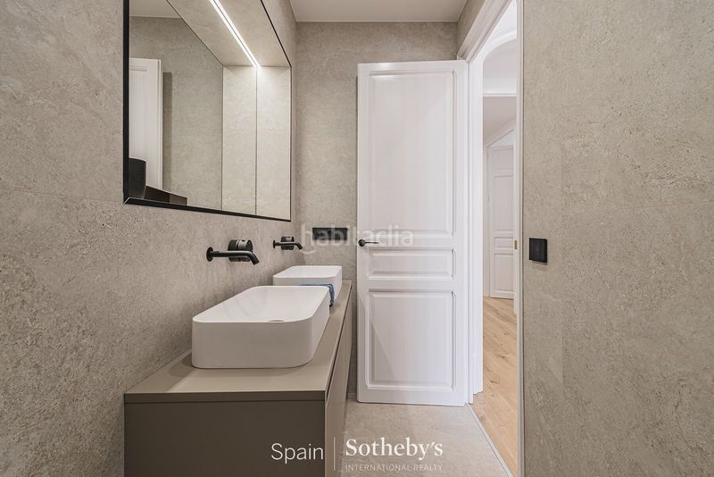Foto 82e9b3a3-6b01-440f-b1ab-2bf6cff406a6. Apartament amb calefacció a Dreta de l´Eixample Barcelona