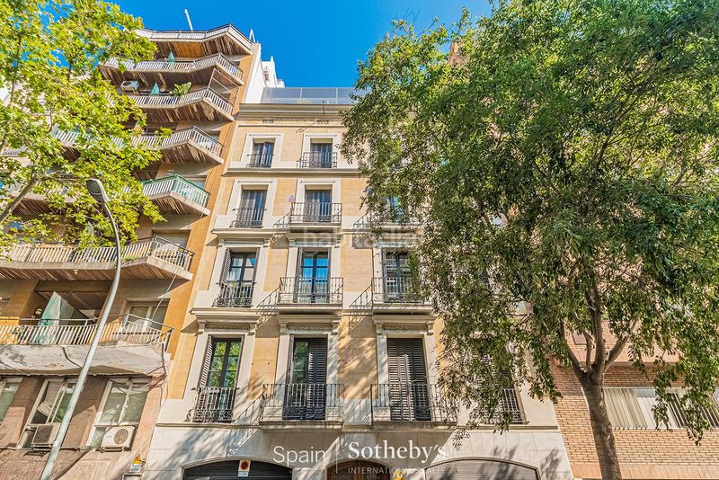 Foto 5f1d7eff-6dab-4772-aeba-8699da098c4e. Àtic amb aparcament a L´Antiga Esquerra de l´Eixample Barcelona
