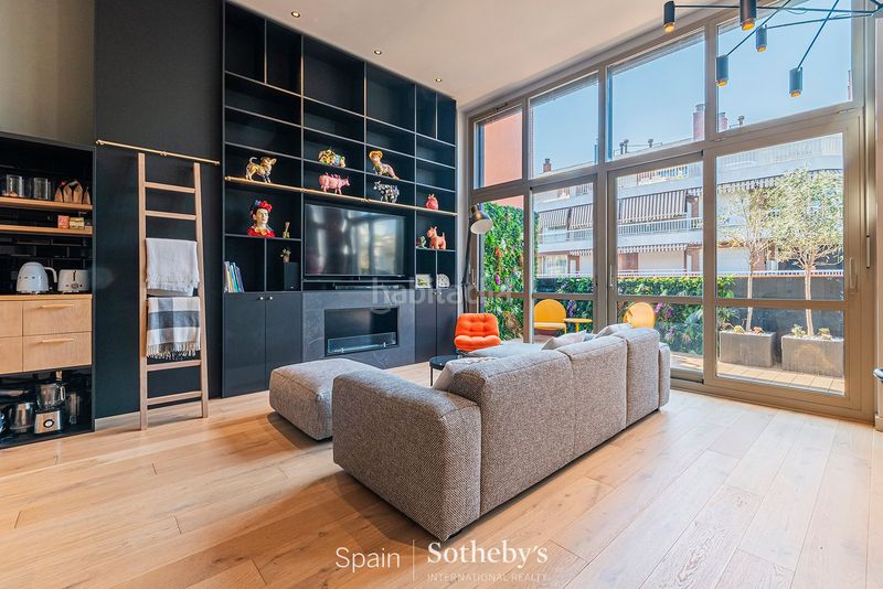 Foto 7df3d347-a73a-439d-ada7-1429756a592f. Àtic amb aparcament a L´Antiga Esquerra de l´Eixample Barcelona