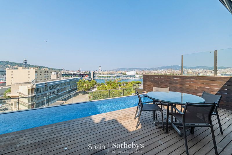 Foto b213ed1d-ae82-4904-a849-106a220a70e3. Àtic amb piscina a Barceloneta Barcelona