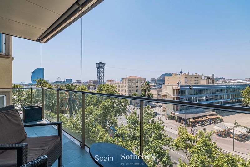 Foto c4a71142-01ad-4c69-b523-cc473e463434. Àtic amb piscina a Barceloneta Barcelona