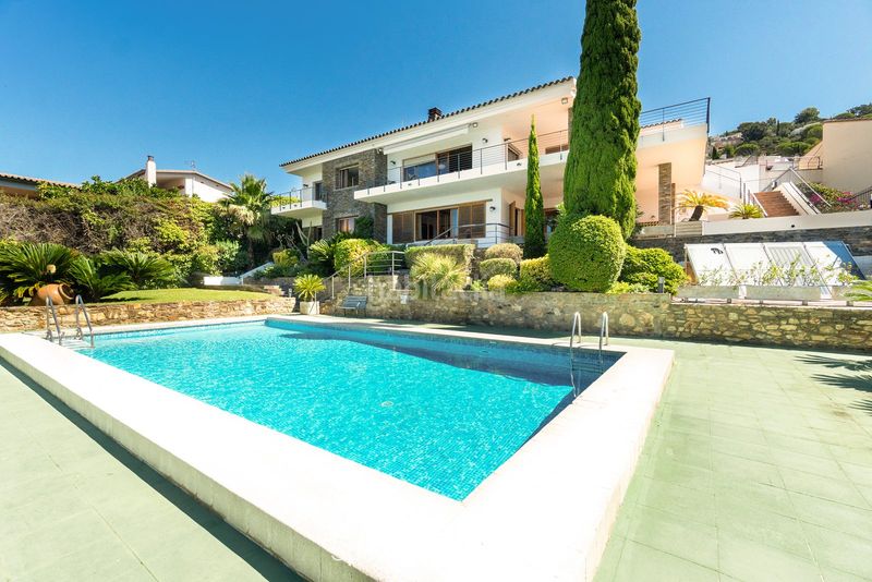 Foto 1bb13e10-d764-4fee-8215-77588d4de206. Casa amb calefacció aparcament piscina a Els Grecs-Mas Oliva Roses