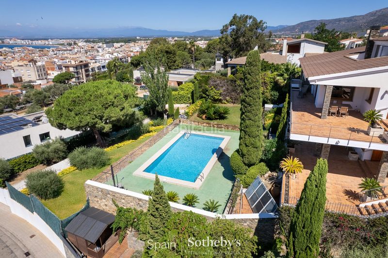 Foto 89a038a7-23d1-4d92-8005-6886134af930. Casa amb calefacció aparcament piscina a Els Grecs-Mas Oliva Roses