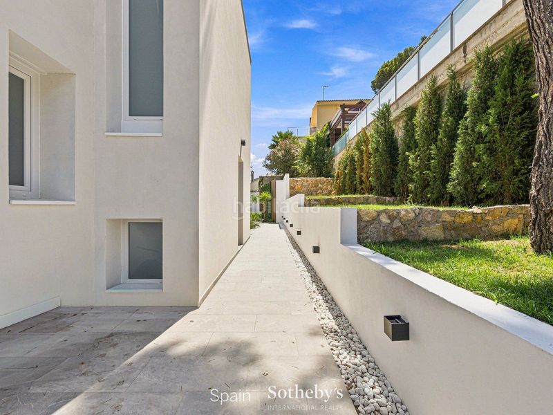 Foto c29b68a6-cf61-4ac2-b625-cf03b7613045. Casa amb calefacció aparcament piscina a Bellamar Castelldefels