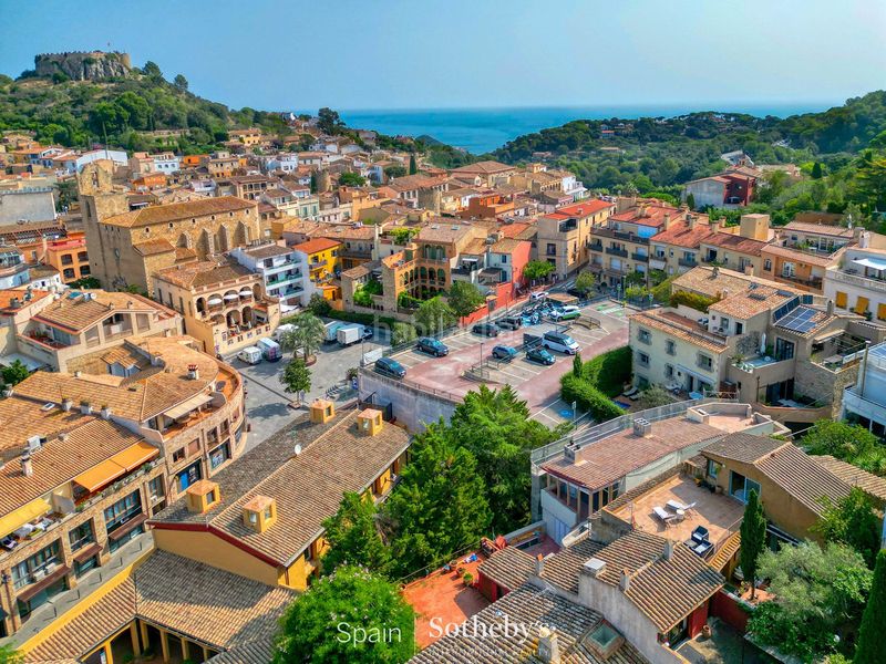 Foto 1312e8ce-cff7-4b1c-829a-97ce563b4938. Casa amb calefacció aparcament a Begur Begur
