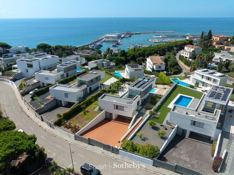 Foto 4cbc9e9f-44d7-42fe-b178-cf1a6d1ba201. Casa amb calefacció aparcament piscina a Urbanitzacions Arenys de Mar