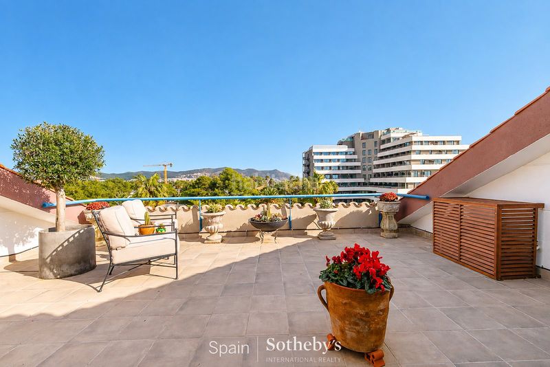 Foto 0c0b0a3c-08c5-4dd3-bf33-8cc940a588c7. Àtic amb calefacció aparcament piscina a Can Girona - Terramar - Vinyet Sitges