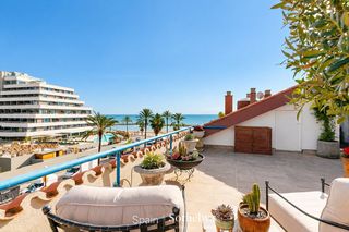 Ático en Can Girona - Terramar - Vinyet. Impecable ático dúplex en primera línea de mar en sitges