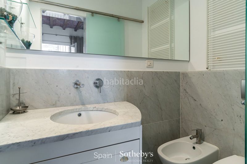 Foto 18eb1d66-d21b-4048-8f92-117aeeebf6ec. Apartament amb calefacció a Dreta de l´Eixample Barcelona