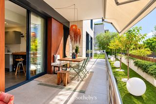 Appartement à La Plana. Impecable planta baja de diseño en la plana