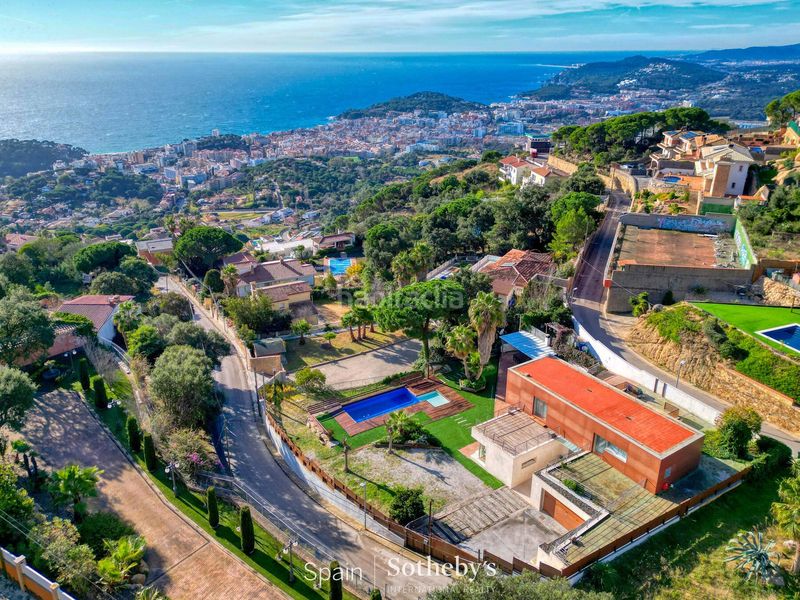 Foto 92b05fc1-d145-46f5-923c-084f0f4802f8. Casa amb calefacció aparcament piscina a Roca Grossa Lloret de Mar