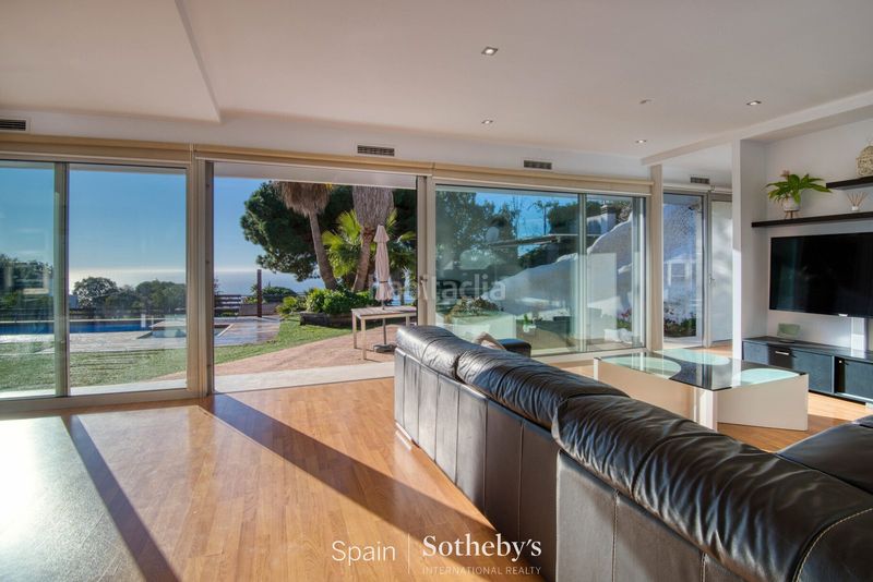 Foto d15c5dc3-8fb2-4020-8e7a-54d9138f4f07. Casa amb calefacció aparcament piscina a Roca Grossa Lloret de Mar