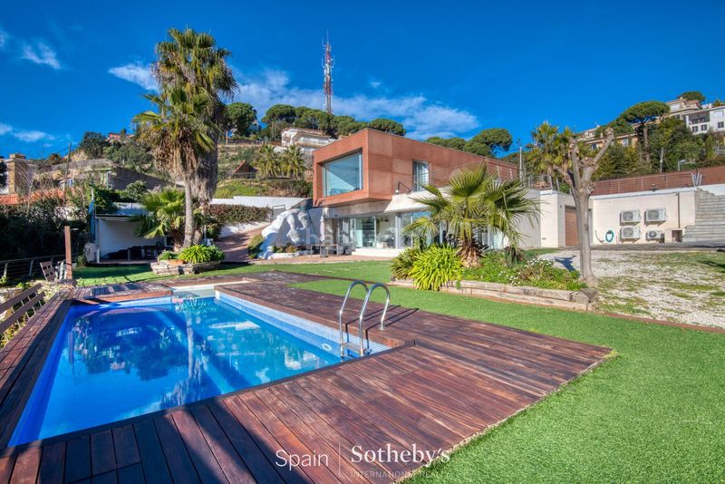 Foto f0e78d00-585a-4fa0-a8d4-d6ca4f30ec91. Casa amb calefacció aparcament piscina a Roca Grossa Lloret de Mar
