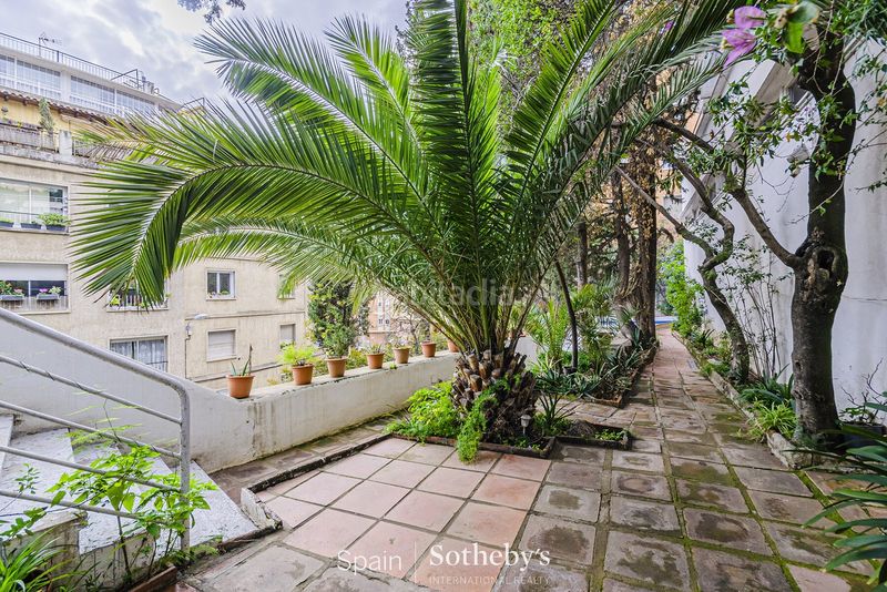 Foto 2bd976fa-0bc0-45a0-a474-e3bd871eb1a0. Casa amb calefacció aparcament piscina a La Salut Barcelona