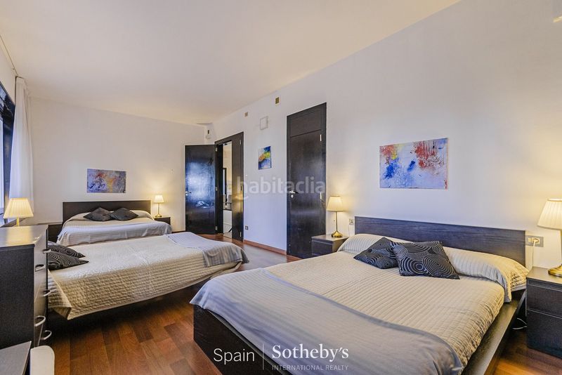 Foto 4df6c667-df2f-4ef8-a30e-782731244f72. Casa amb calefacció aparcament piscina a La Salut Barcelona