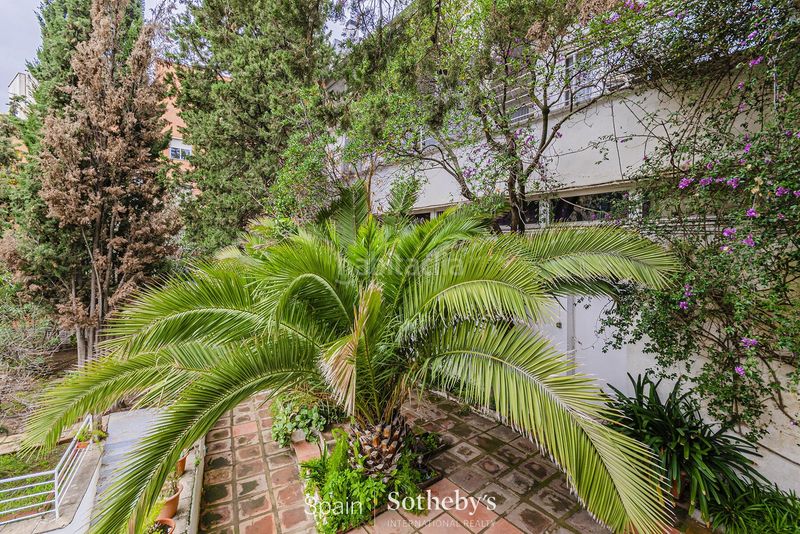 Foto 85299b8d-1b05-4aec-8e79-f556e0321185. Casa amb calefacció aparcament piscina a La Salut Barcelona
