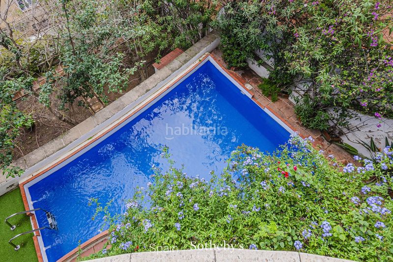 Foto 9bedc3ca-34de-4f37-931f-a945b58abb57. Casa amb calefacció aparcament piscina a La Salut Barcelona
