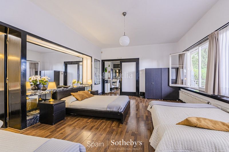 Foto a9df0c02-6667-471e-85f8-2e3546a62175. Casa amb calefacció aparcament piscina a La Salut Barcelona