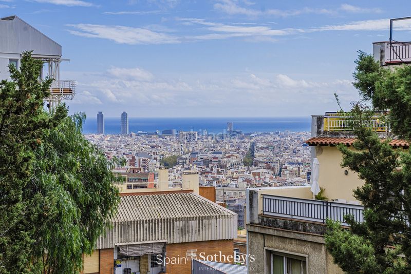 Foto d054ad0b-0c78-4b0c-90d8-67a207224d91. Casa amb calefacció aparcament piscina a La Salut Barcelona