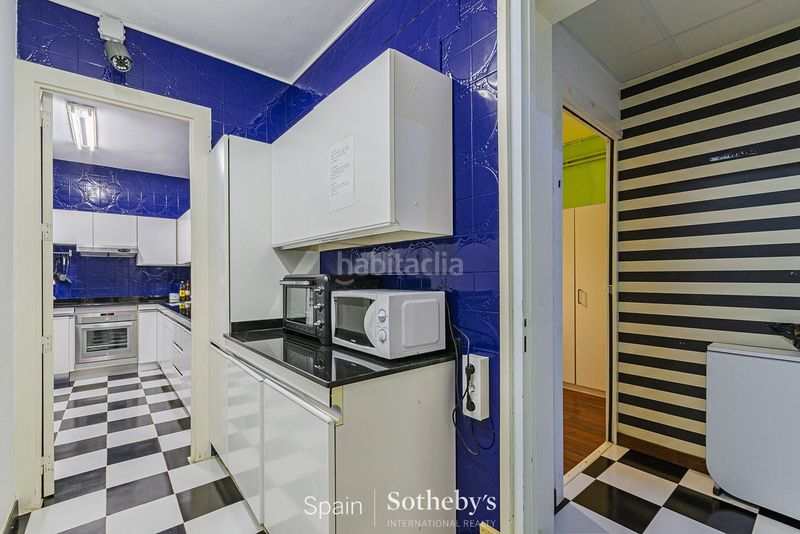 Foto e6f16274-e23f-4ce8-849d-03fd0e7e1ba5. Casa amb calefacció aparcament piscina a La Salut Barcelona