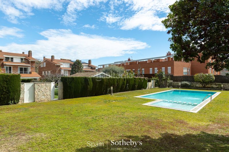Foto 6b04e4a3-1b64-46e2-b46c-2d3a857d0fa6. Casa amb calefacció aparcament piscina a Alella