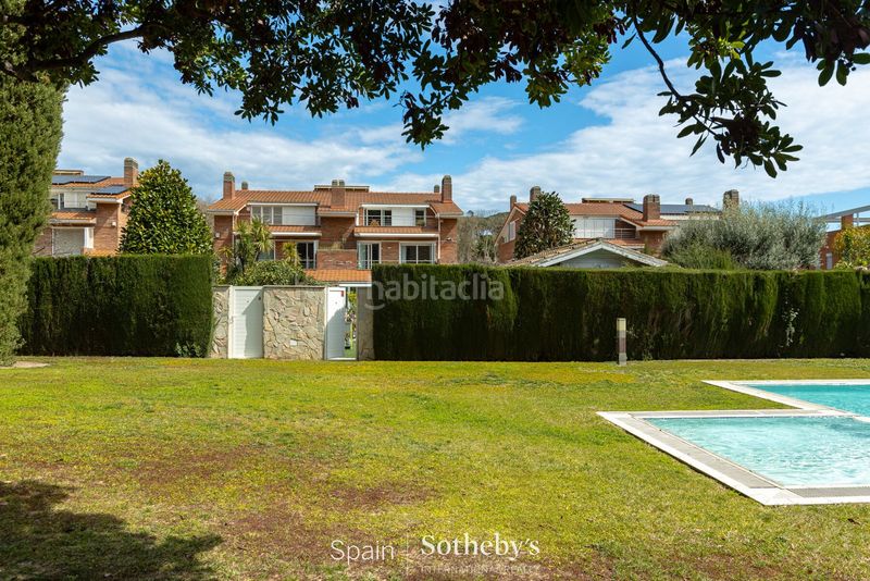Foto b95e4adc-fd43-4e2a-94b6-c790ae5ab602. Casa amb calefacció aparcament piscina a Alella