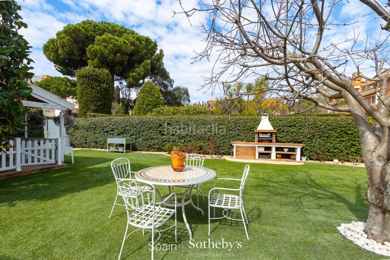 Foto c7eee308-f0ed-4df9-9c5a-436e6364e8b7. Casa amb calefacció aparcament piscina a Alella