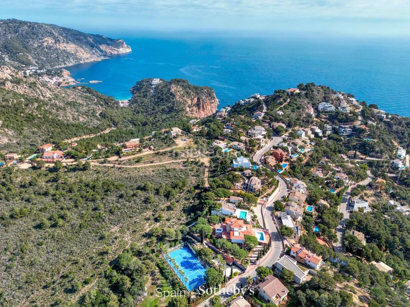 Foto 03c73e19-42e1-4151-a1f6-a44e53a72852. Casa amb calefacció aparcament piscina a Fornells-Aiguablava Begur