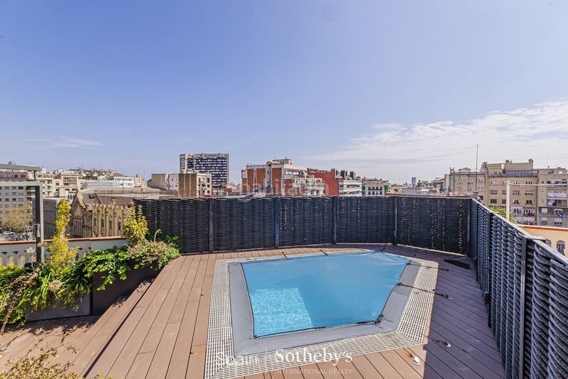 Foto ac8096ec-f75e-4eeb-905d-4be995fef50e. Àtic amb calefacció piscina a Dreta de l´Eixample Barcelona
