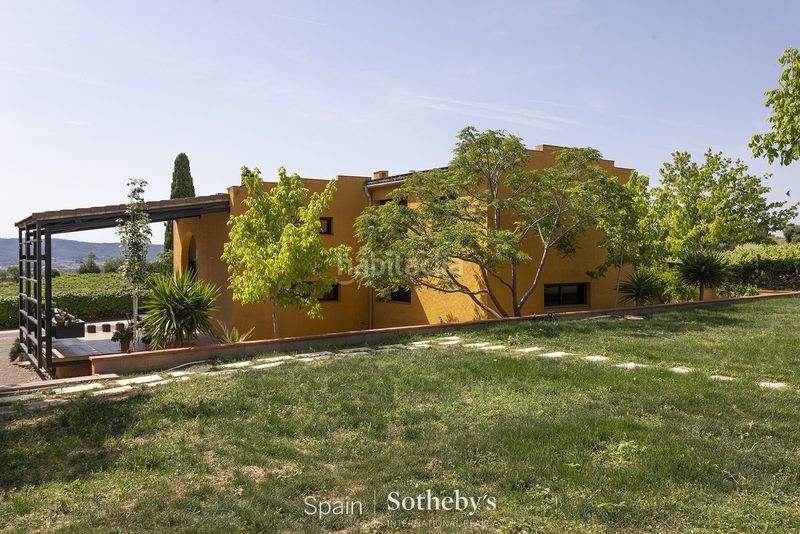 Foto 54dac5ba-f786-4734-ad8e-17ed16f1e8ce. Casa amb calefacció aparcament piscina a Castellví de la Marca