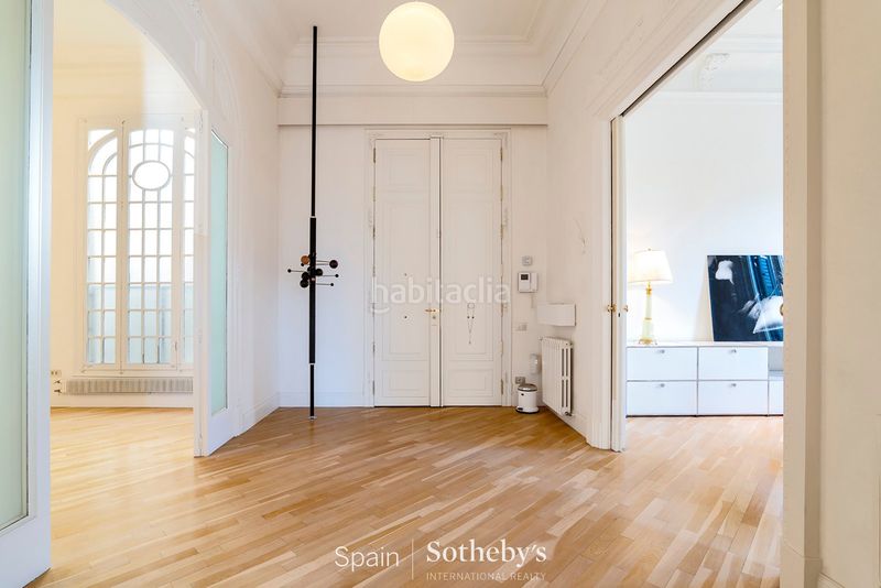 Foto f3a5a2f0-548f-4443-a235-7ceb6d441946. Apartament amb calefacció a Dreta de l´Eixample Barcelona