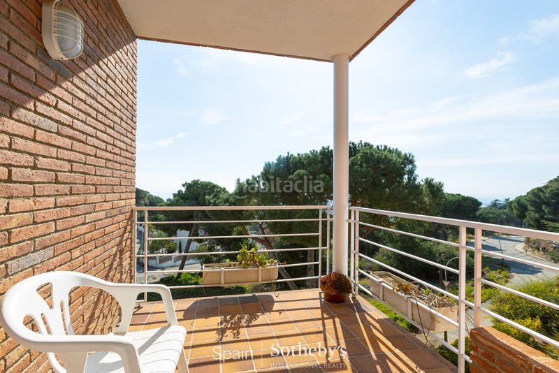 Foto 599f9e21-e518-4cc6-b1d4-132f129dbf29. Casa amb calefacció aparcament a Urbanitzacions Mataró