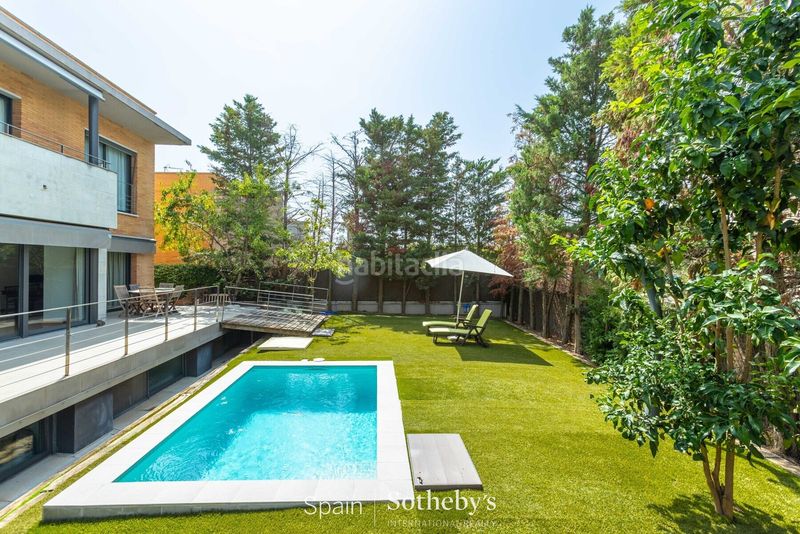 Foto bc8d4a25-21f1-4655-b2bf-8aae72ffbdfa. Casa amb calefacció aparcament piscina a Alella