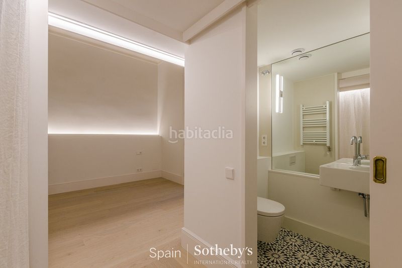 Foto 37f033a5-ef92-4c5d-975b-0fabb63ba0c1. Apartament amb calefacció a St. Pere - Sta. Caterina - El Born Barcelona