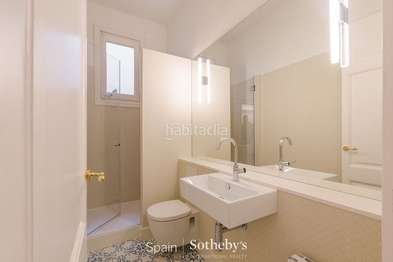 Foto e6ca0e72-5cfc-4ffe-b751-e55e28e28a03. Apartament amb calefacció a St. Pere - Sta. Caterina - El Born Barcelona