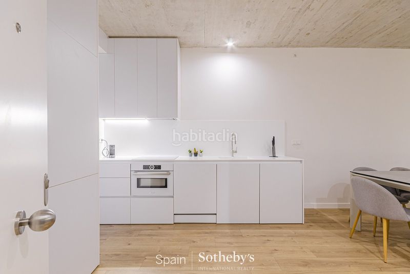 Foto 7810f9f0-c233-4b30-bdd9-32e4c9582f13. Apartament amb calefacció a Raval Barcelona