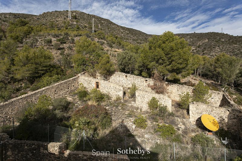Foto bec5f6cd-c4b0-4cff-91f1-a6aa734cf427. Casa amb calefacció aparcament piscina a El Poal Castelldefels